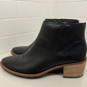 WOMEN’S BLACK ECCO LEATHER BOOTS BRAND NEW NEVER BEEN WORN